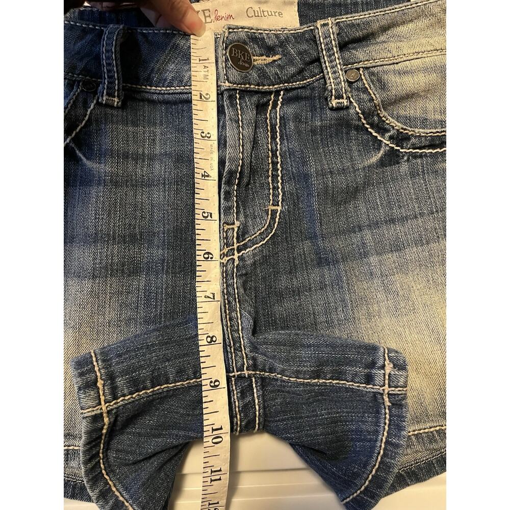 BKE Culture Denim Jean Shorts Blue 3.5” Inseam Women’s Size 29 See Measurements - Picture 9 of 10
